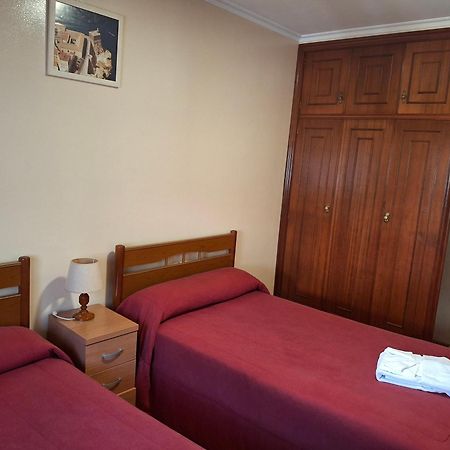 Hostal La Marina Porto do Barqueiro Esterno foto