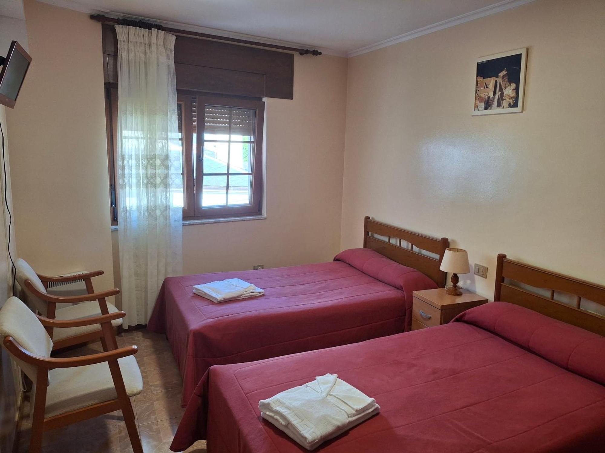 Hostal La Marina Porto do Barqueiro Esterno foto